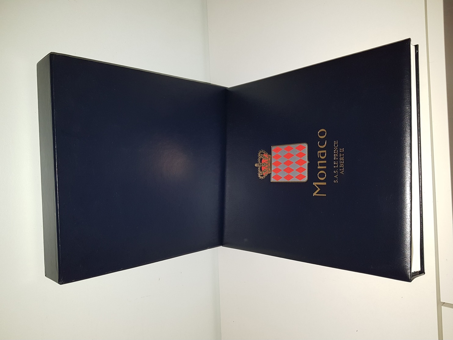 MONACO : 1 RELIURE "DAVO" AVEC POCHETTES INTEGREES + ETUI - PERIODE 2006 A 2015 - Binders With Pages