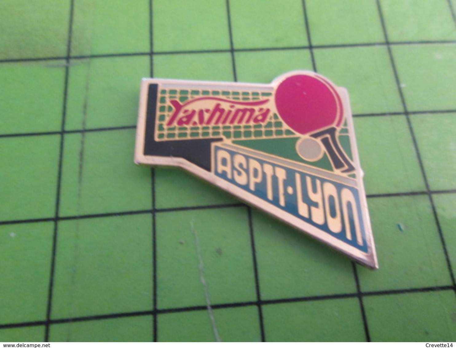 1518a Pin's Pins / Beau Et Rare / THEME SPORTS :  YASHIMA TENNIS DE TABLE PING-PONG ASPTT LYON - Tennis De Table