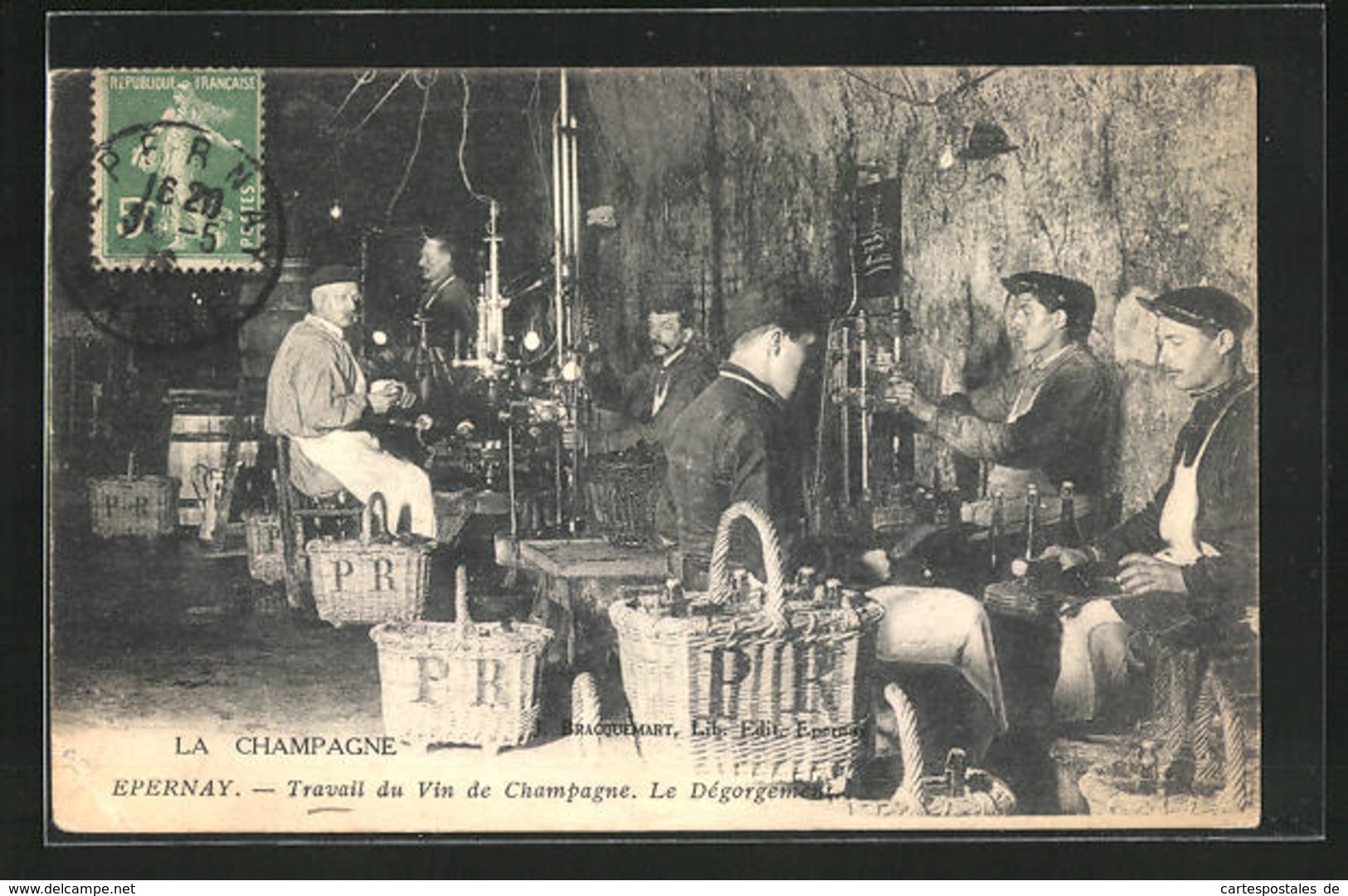 CPA Epernay, Travail Du Vin De Champagne, Le Degorgement - Epernay