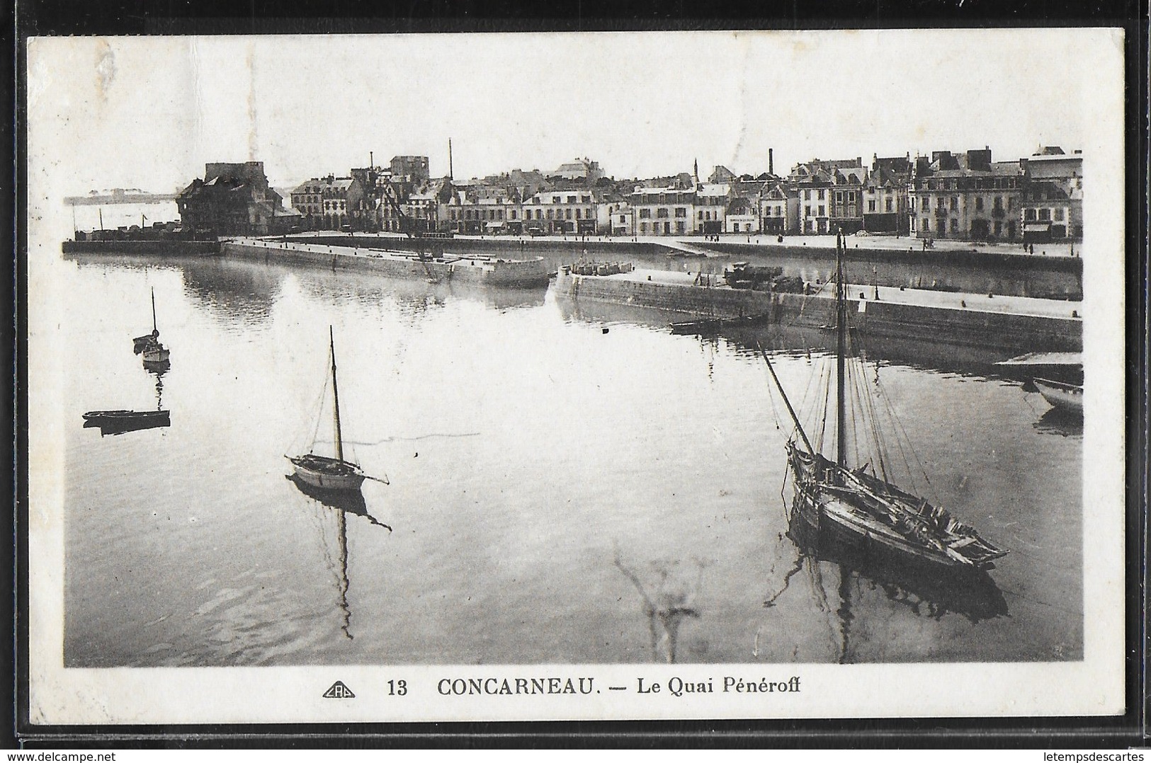 CPA 29 - Concarneau, Le Quai Pénéroff - Concarneau