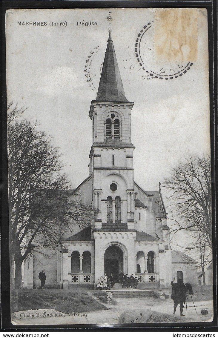 CPA 36 - Varennes, L'église - Un Photographe - Autres & Non Classés