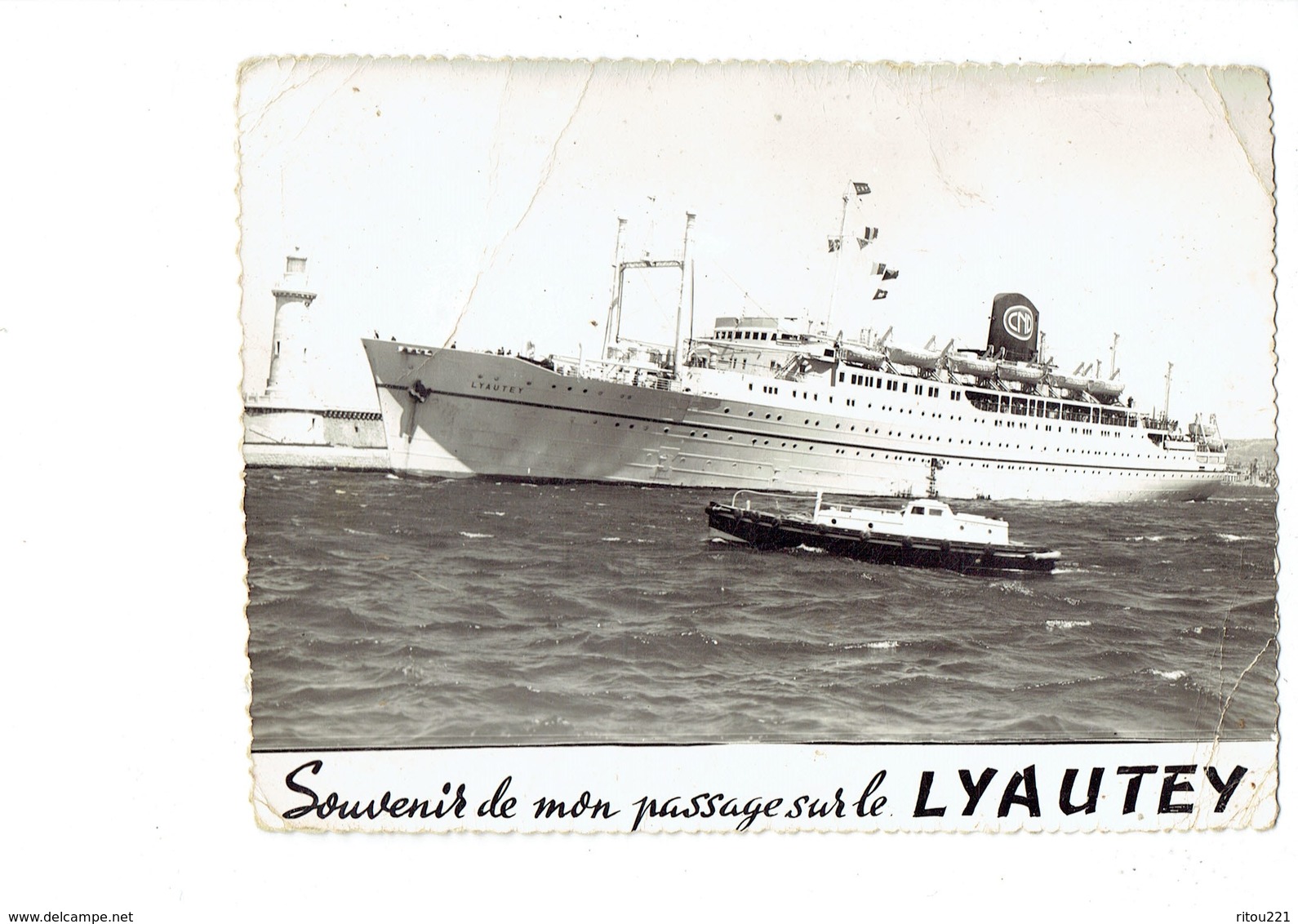 Cpm - Souvenir De Mon Passage Sur Le LYAUTEY - Bateau Remorqueur - CIE PAQUET - Remorqueurs
