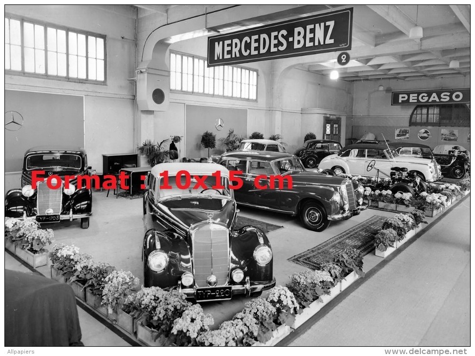 Reproduction D 'une Photographie Du Stand Mercedes-Benz Au Salon De L'automobile De Genève En 1952 - Autres & Non Classés