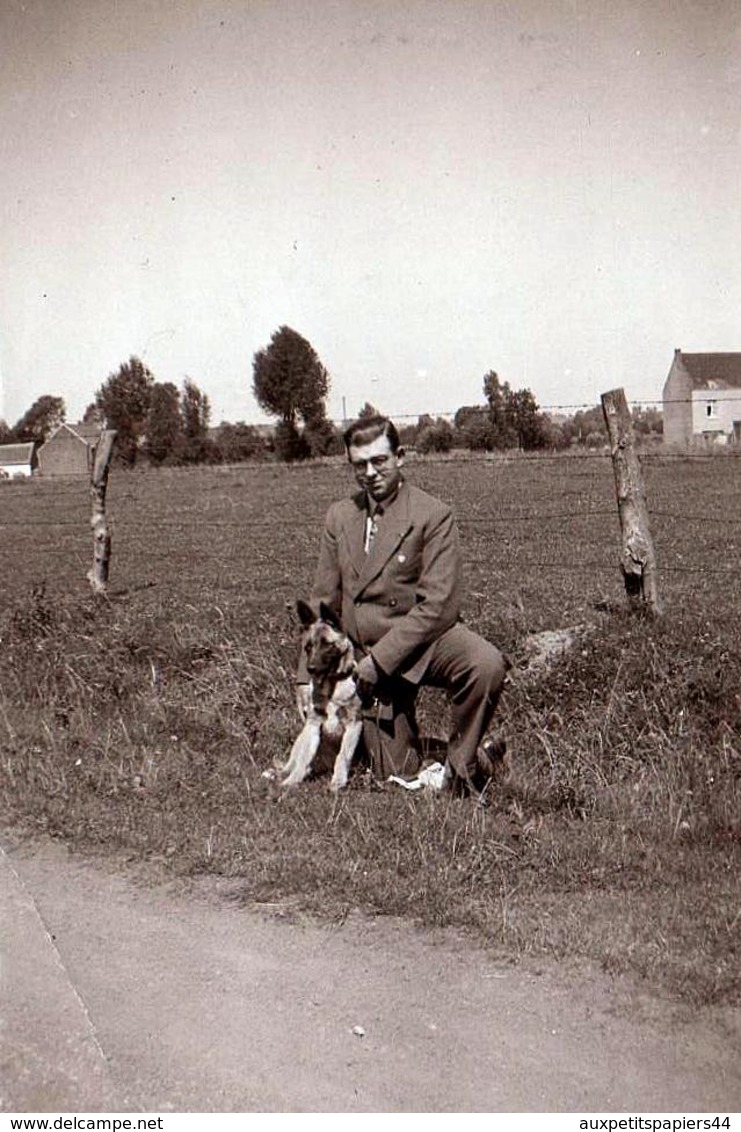 Photo Originale Un Maître Et Son Chien Berger Allemand Un 13.08.1933 - Personnes Anonymes