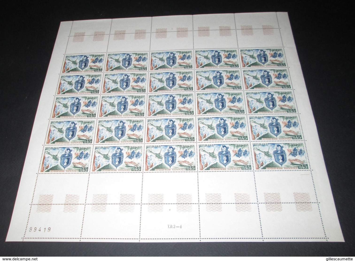 Timbre France Neuf** 1969 N° 1622 GENDARMERIE NATIONALE   FEUILLE COMPLETE - Full Sheets