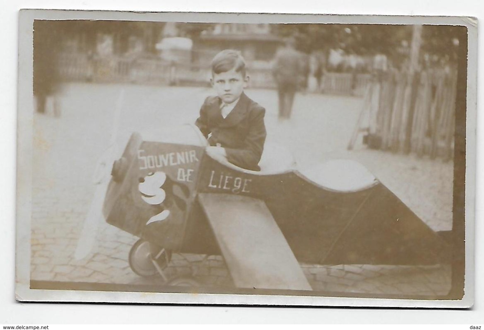 Liège L'avion De La Place Saint Lambert Photo Carte - Personnes Anonymes