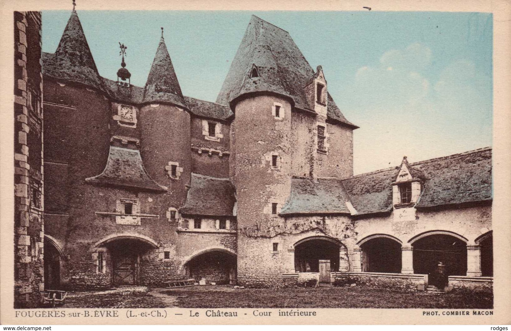 Dep 41 , Cpa FOUGERES Sur BIEVRE  , Le Chateau , Cour Intérieure (3709) - Autres & Non Classés