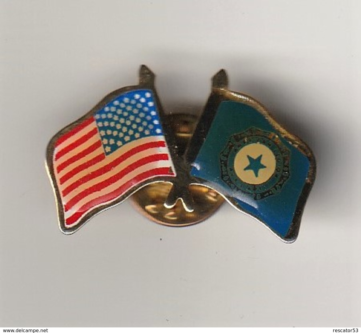 Rare Pin's De L'organisation  American Legion Auxiliary Service Pour Les Anciens Combattants - Militaria
