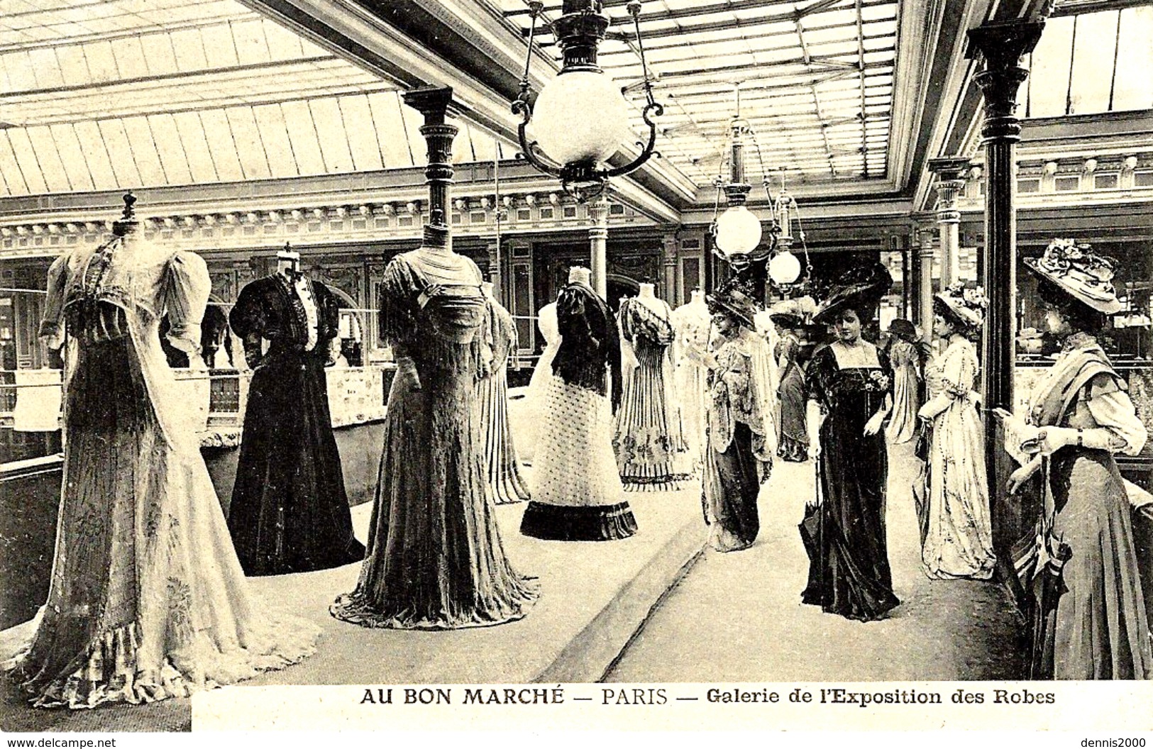 AU BON MARCHE - PARIS - Galerie De L'exposition Des Robes - Tiendas