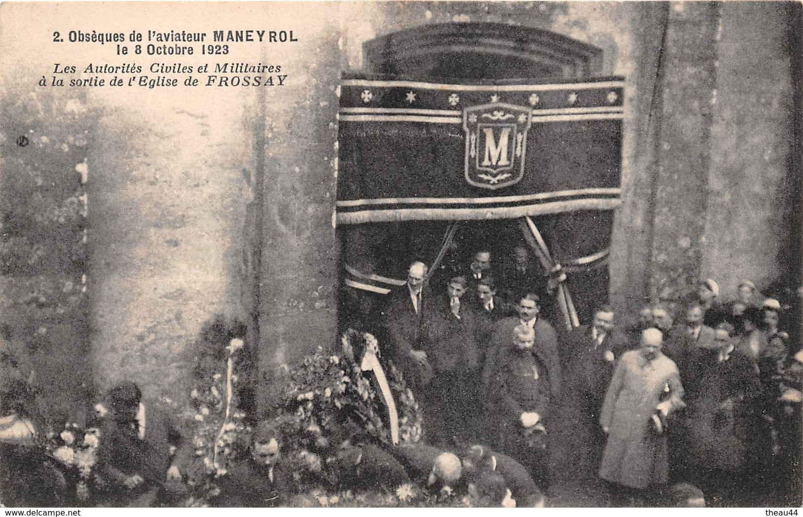 FROSSAY - Obsèque De L'Aviateur MANEYROL En 1923 - Les Autorités Civiles Et Militaires à La Sortie De L'Eglise - Frossay