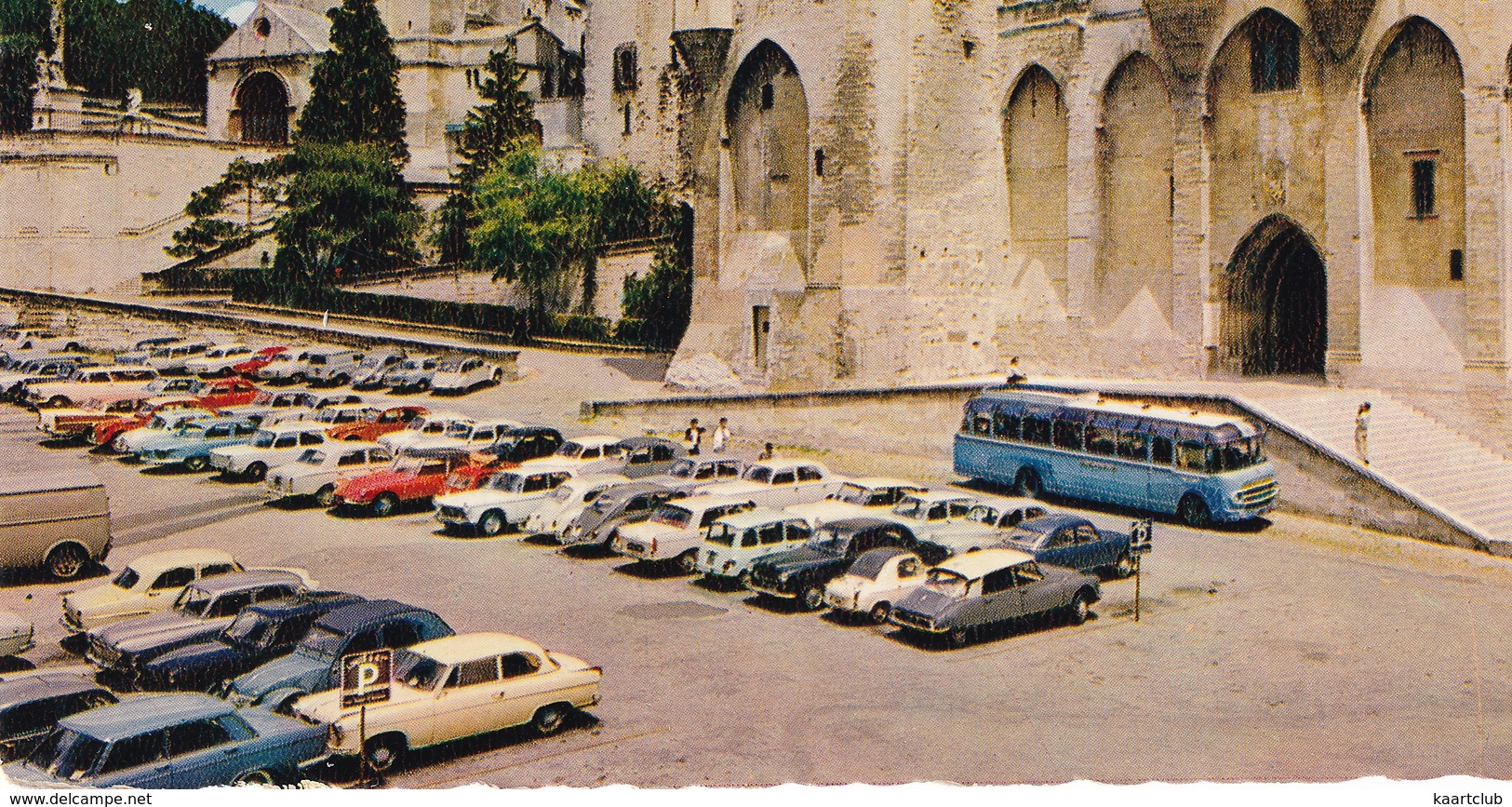 Avignon: 2x BORGWARD ISABELLA, CITROËN 2CV, DS, VESPA 400, PEUGEOT 403,404, VW 1200 KÄFER/COX - Palais Des Papes - Voitures De Tourisme