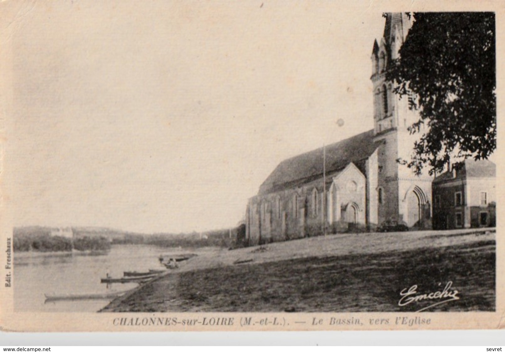 CHALONNES Sur LOIRE -- Le Bassin Vers L'Eglise. - Chalonnes Sur Loire