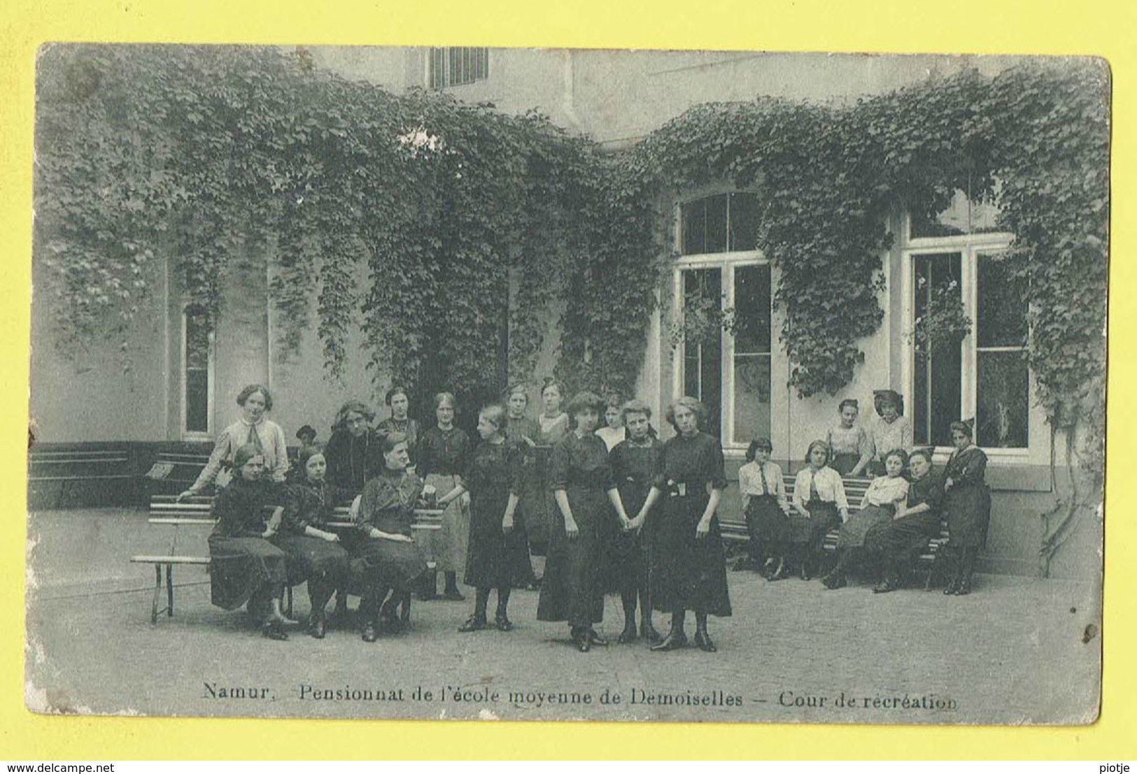 * Namur - Namen (La Wallonie) * Pensionnat De L'école Moyenne De Demoiselles, Cour De Récréation, Classe, School, TOP - Namur