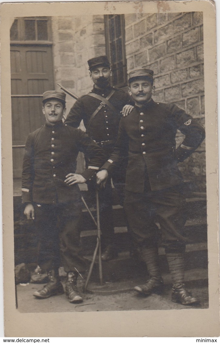 Carte Photo Réelle - Groupe De Militaires -  Poste - Autres & Non Classés