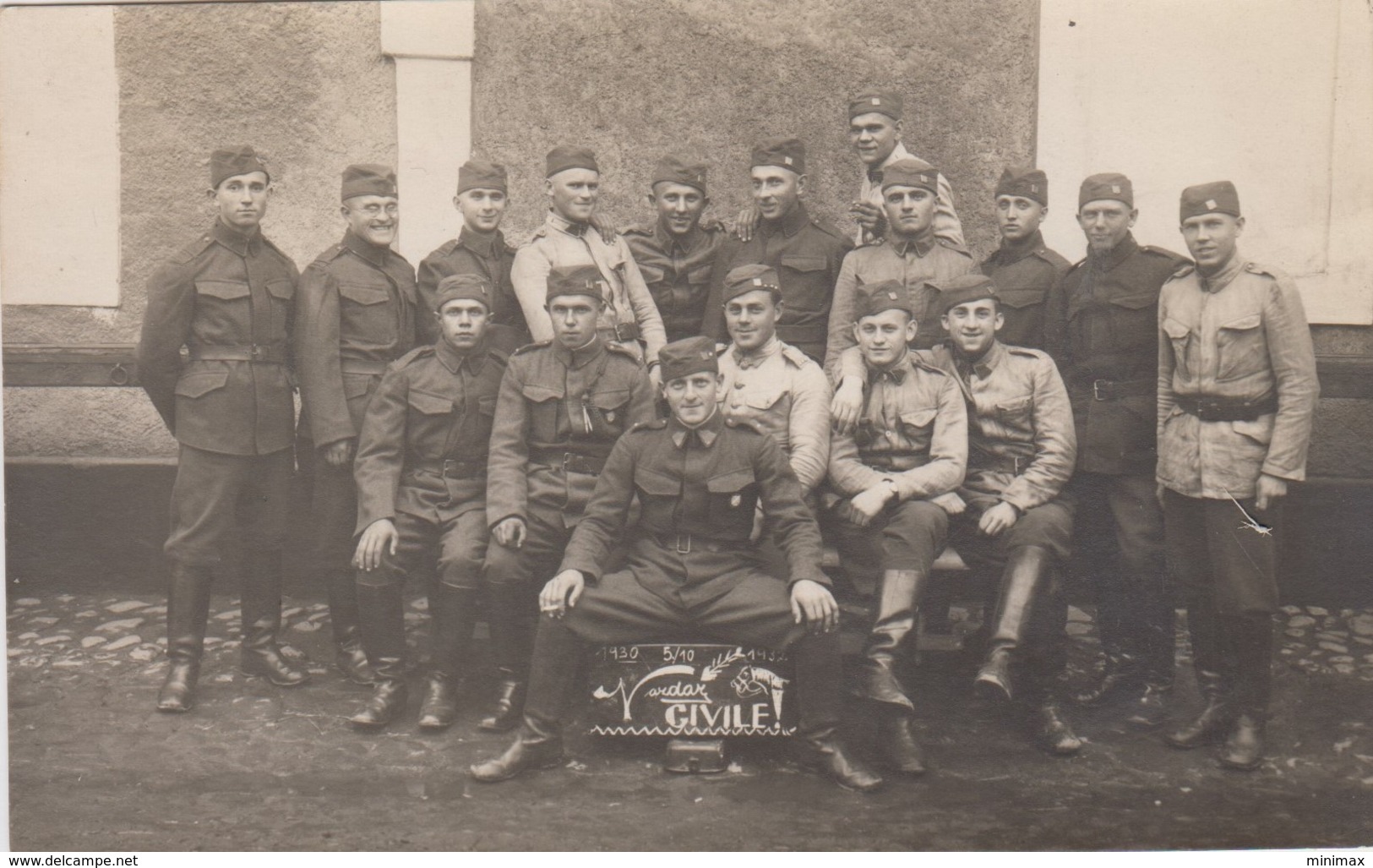 Carte Photo Réelle - Groupe De Militaires - Autres & Non Classés