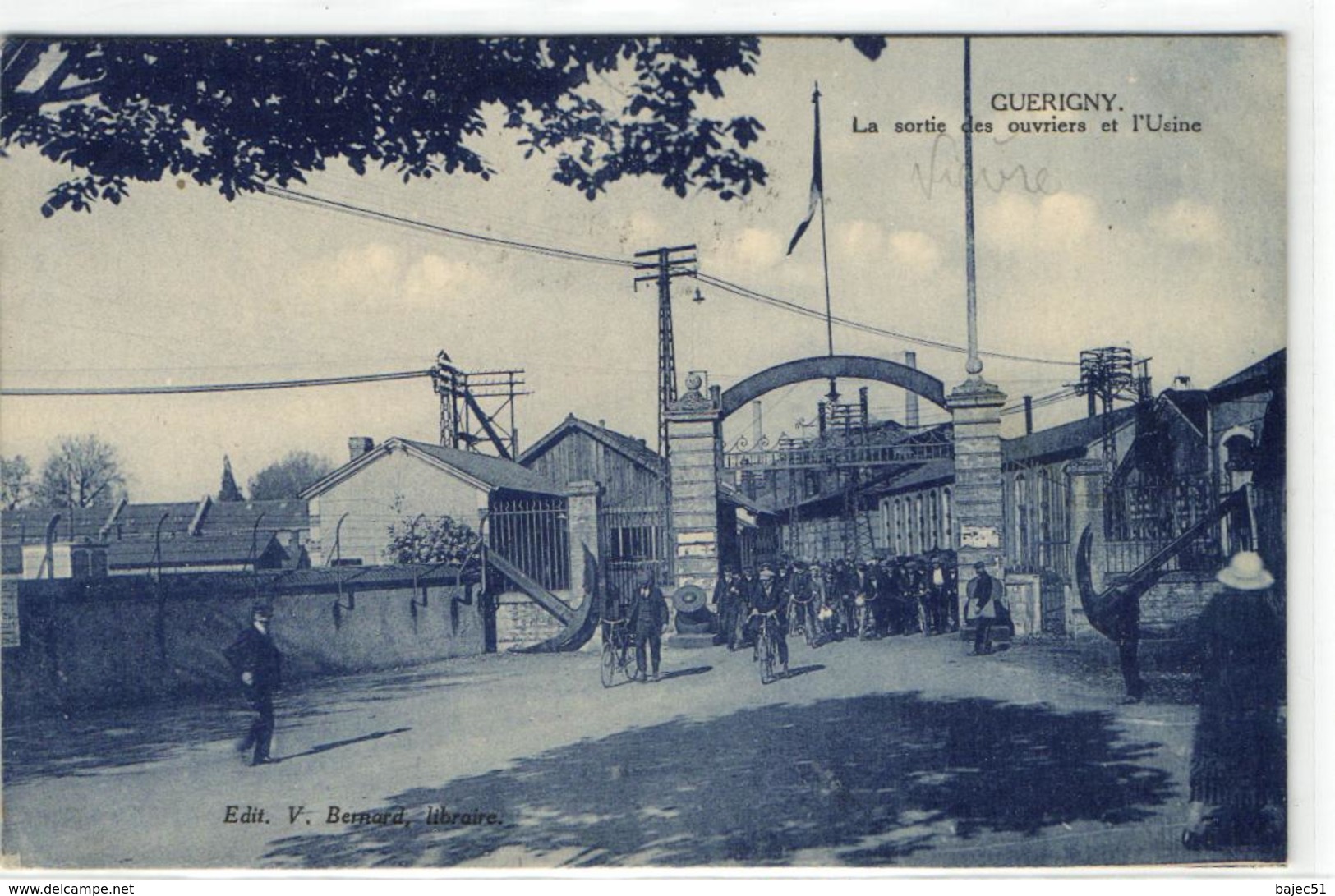 1 Cpa Guerigny - La Sortie Des Ouvriers Et L'usine - Guerigny