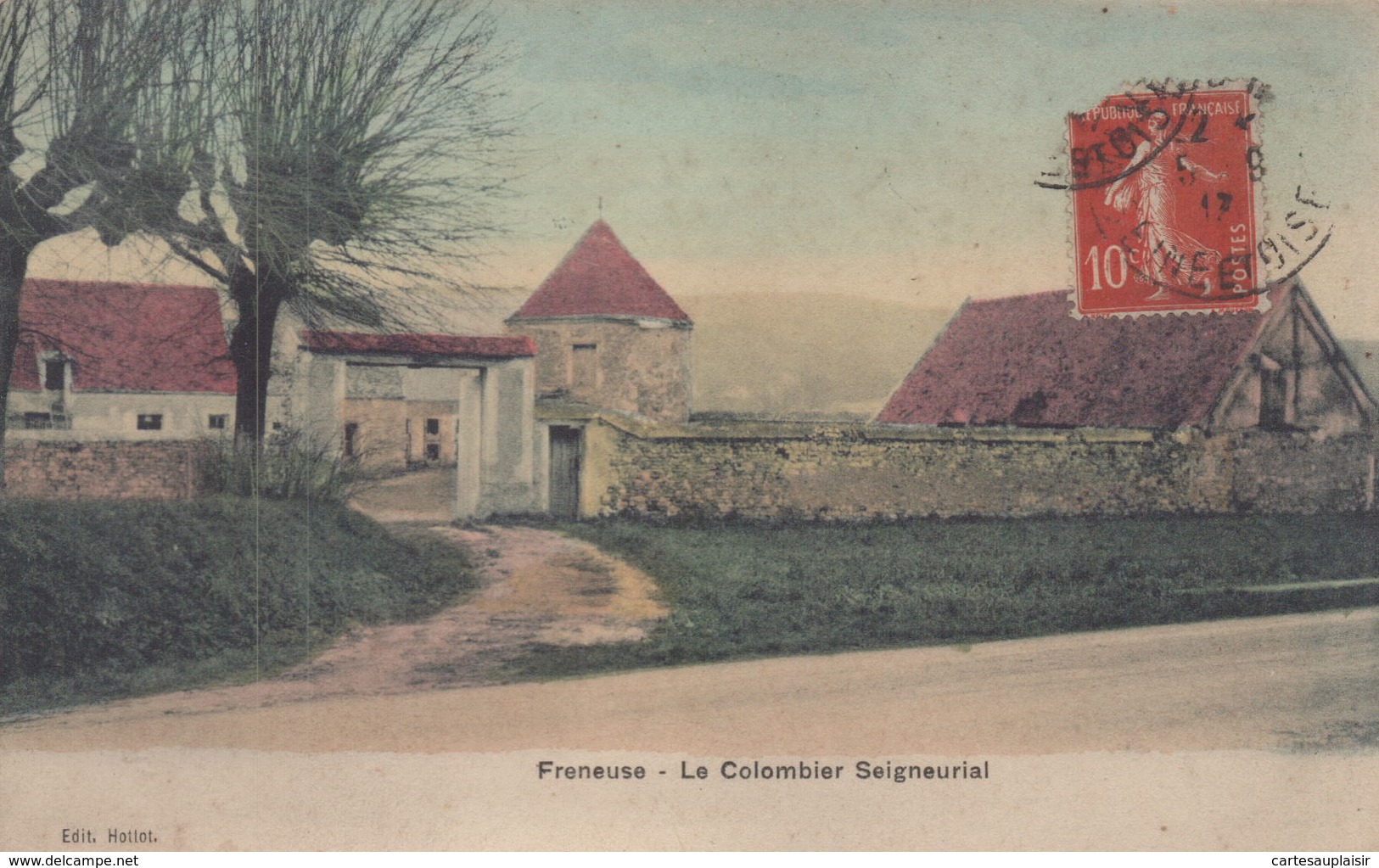 Freneuse : Le Colombier Seigneurial - Freneuse