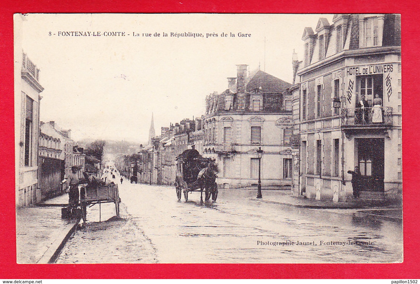 F-85-Fontenay Le Comte-13P132  La Rue De La République, Près De La Gare, Hôtel De L'univers, Attelage, Cpa - Fontenay Le Comte