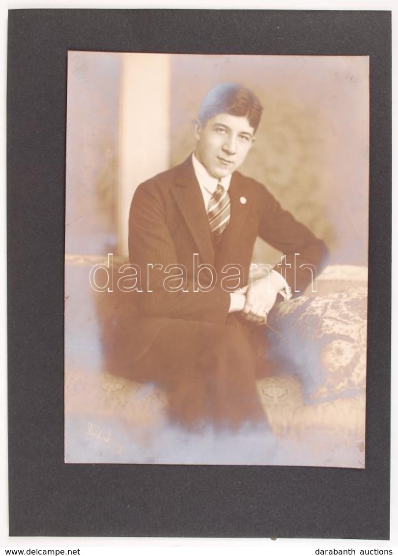 1924 Dührkoop: Férfiportré, Műtermi Vintage Felvétel, A Képmezőben Aláírva, 22x16 Cm - Autres & Non Classés