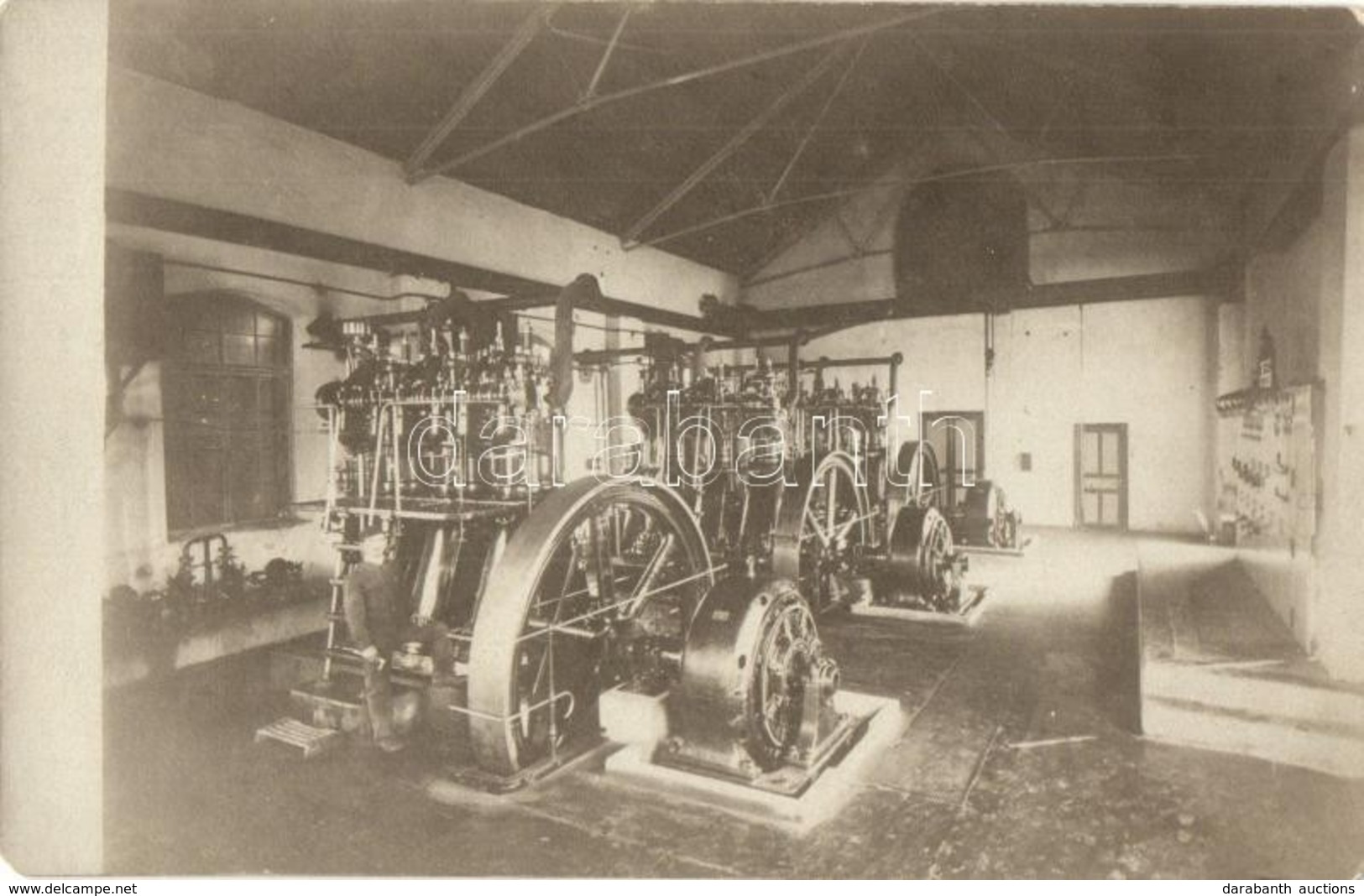 ** 2 Db RÉGI Fotó Képeslap Gyárak Belsejéről, Gépekkel / 2 Pre-1945 Photo Postcards Of Factory Interiors With Machines - Unclassified