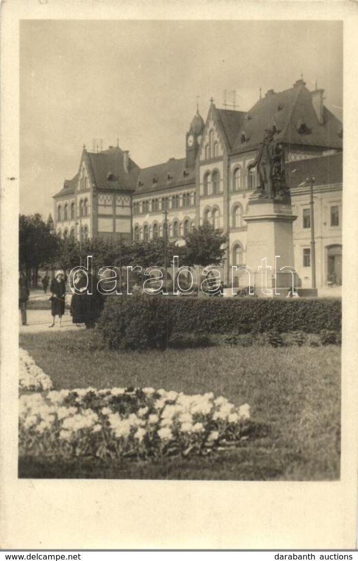 T2 Debrecen, Református Gimnázium. Kiadja Springer - Unclassified