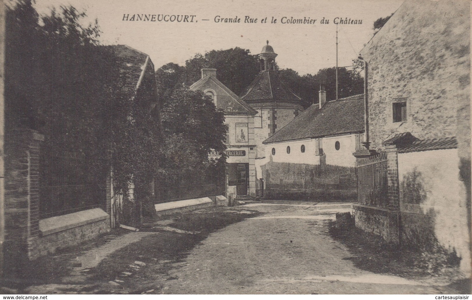 Gargenville : Hannecourt - Grande Rue Et Le Colombier Du Château - Gargenville