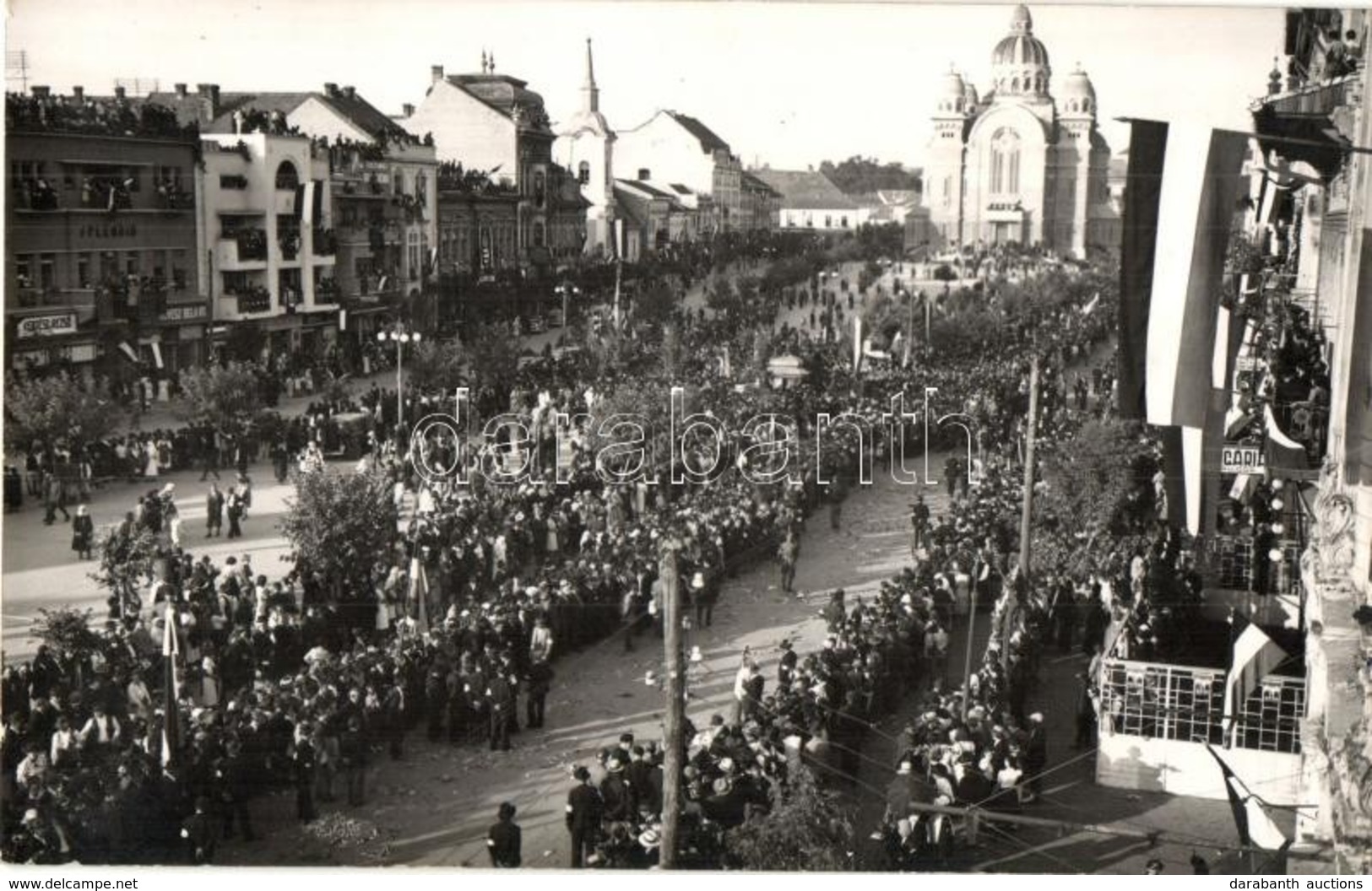 * T2 1940 Marosvásárhely, Targu Mures; Bevonulás, Román Ortodox Székesegyház, üzletek, Emberek Az Erkélyeken és Háztetők - Non Classés