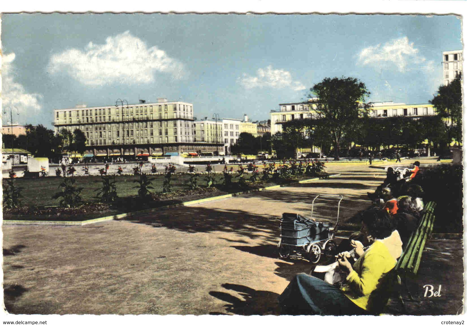 76 LE HAVRE N°111 Place Hôtel De Ville Jardin Grand Immeubles HLM ? Poussette Ou Landau Ancien éditions BELLEVUES 1960 - Non Classés