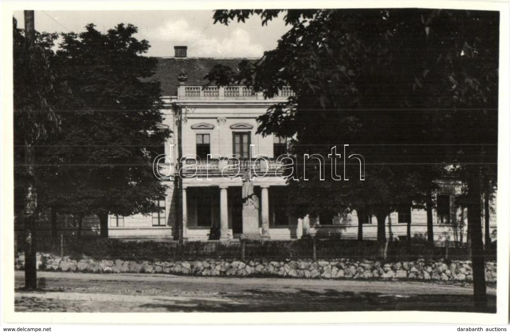 ** T1 Ipolyság, Sahy; Városháza, Légionista Szobra / Town Hall, Military Monument - Unclassified
