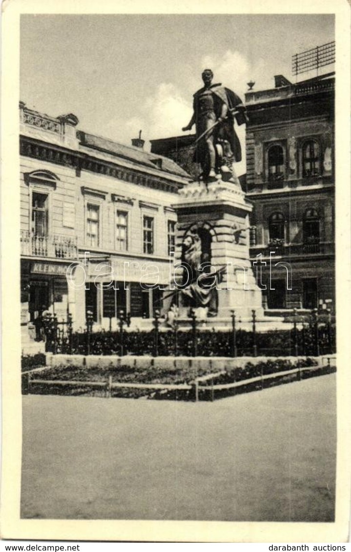 T2 Komárom, Komárnó; Városháza, Klapka Szobor, Klein Mór üzlete / Town Hall, Statue, Shop '1938 Komárom Visszatért' So.  - Unclassified