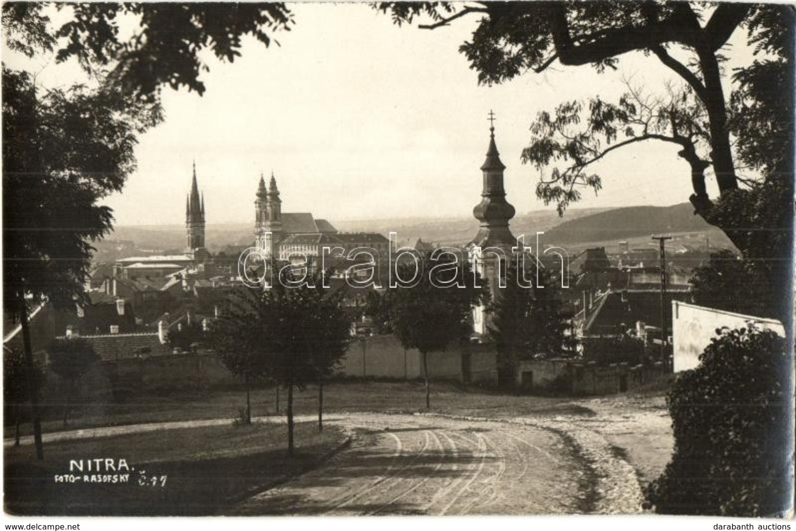 ** T1 Nyitra, Nitra; Utcakép Templomokkal. Foto Rasofsky / Street View With Churches - Non Classés