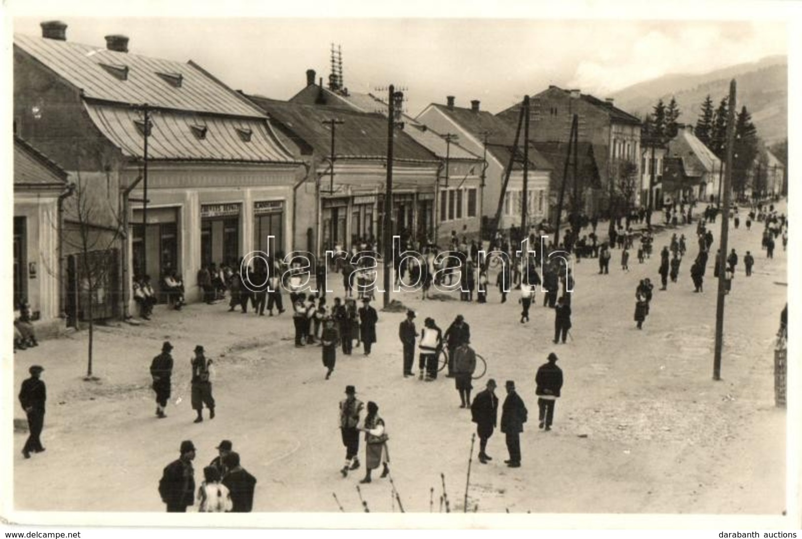 * T2/T3 1941 Kőrösmező, Jaszinya, Jasina, Yasinia; Ruszin Népviselet A Fő Utcán, Leibovits Bernát üzlete / Rusin Folklor - Unclassified