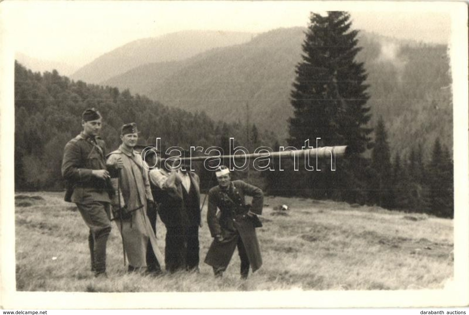 * T2/T3 1940 Majdánka, Majdan; Katonák és Helybeliek Kürttel / Hungarian Soldiers And Locals With Horn. Photo (EK) - Unclassified