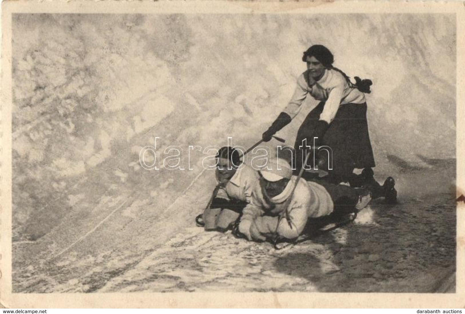 T2/T3 Winter Sport, Sleddign With Woman Controlling The Direction - Sin Clasificación