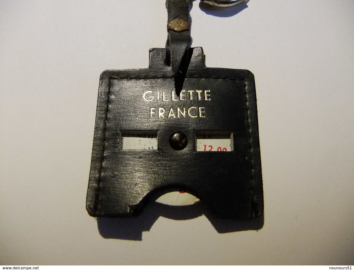 Année 60 1 Porte-clé Disque De Stationnement Dans Son étui Cuir Pour GILLETTE FRANCE - Other & Unclassified