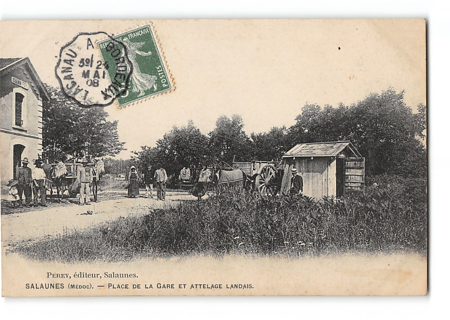 CPA 33 Salaunes Place De La Gare Et Attelage Landais - Autres & Non Classés