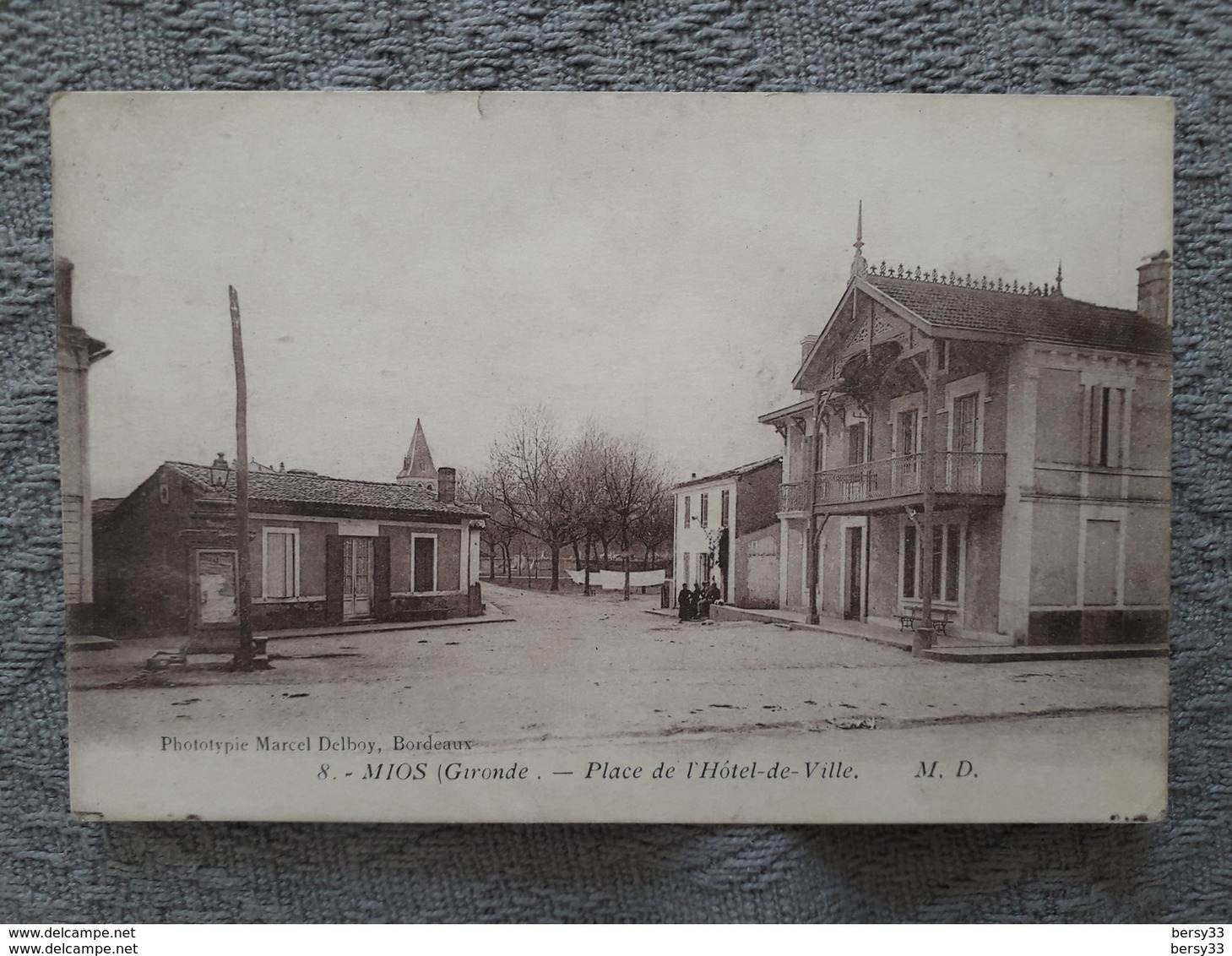 CPA - MIOS - Place De L'Hôtel De Ville - Autres & Non Classés