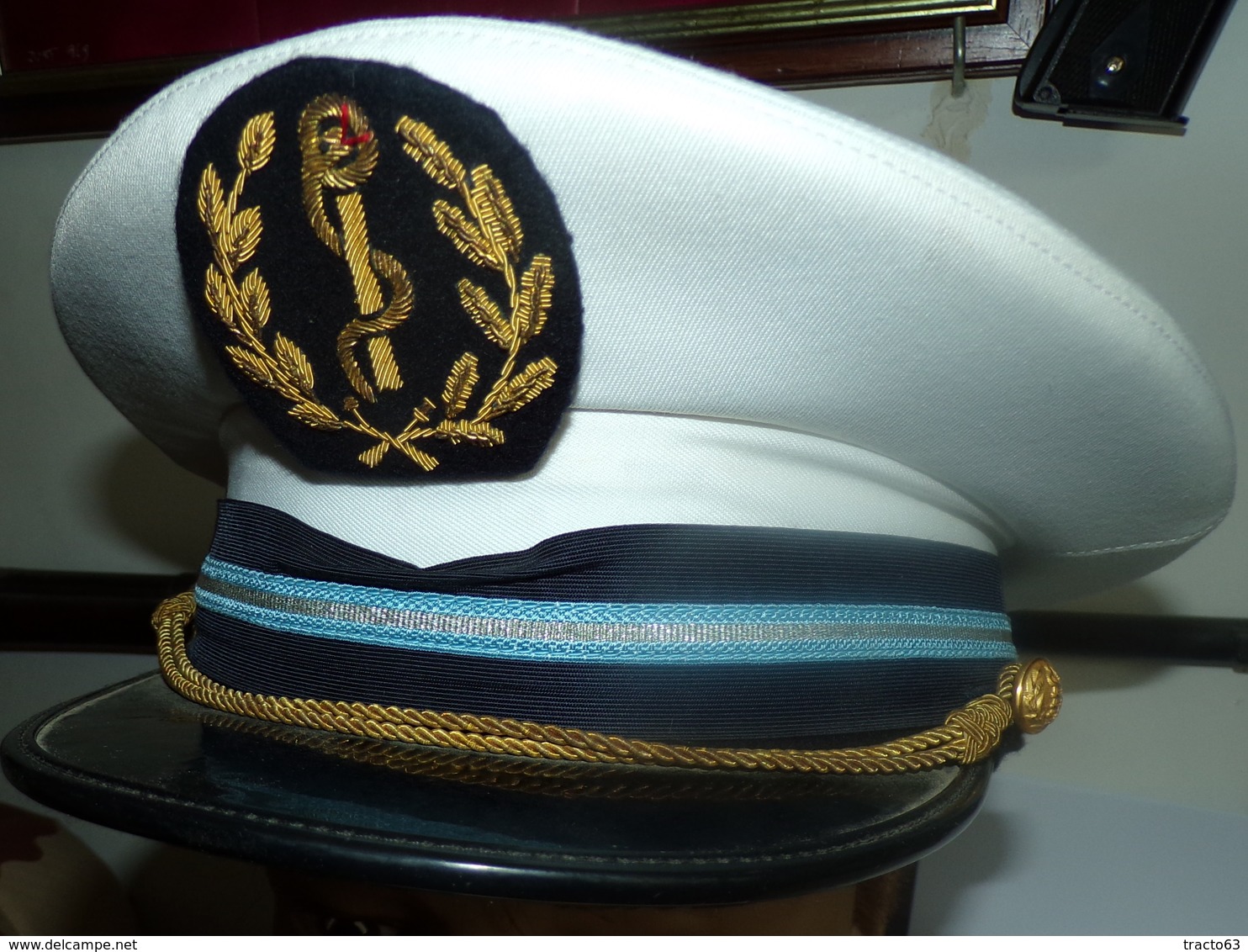 CASQUETTE  D'INFIRMIER MILITAIRE DE L'ARMEE FRANCAISE AVEC UNE COIFFE BLANCHE , NOEUD PAPILLON NOIR , TISSU INFIRMIER , - Casques & Coiffures