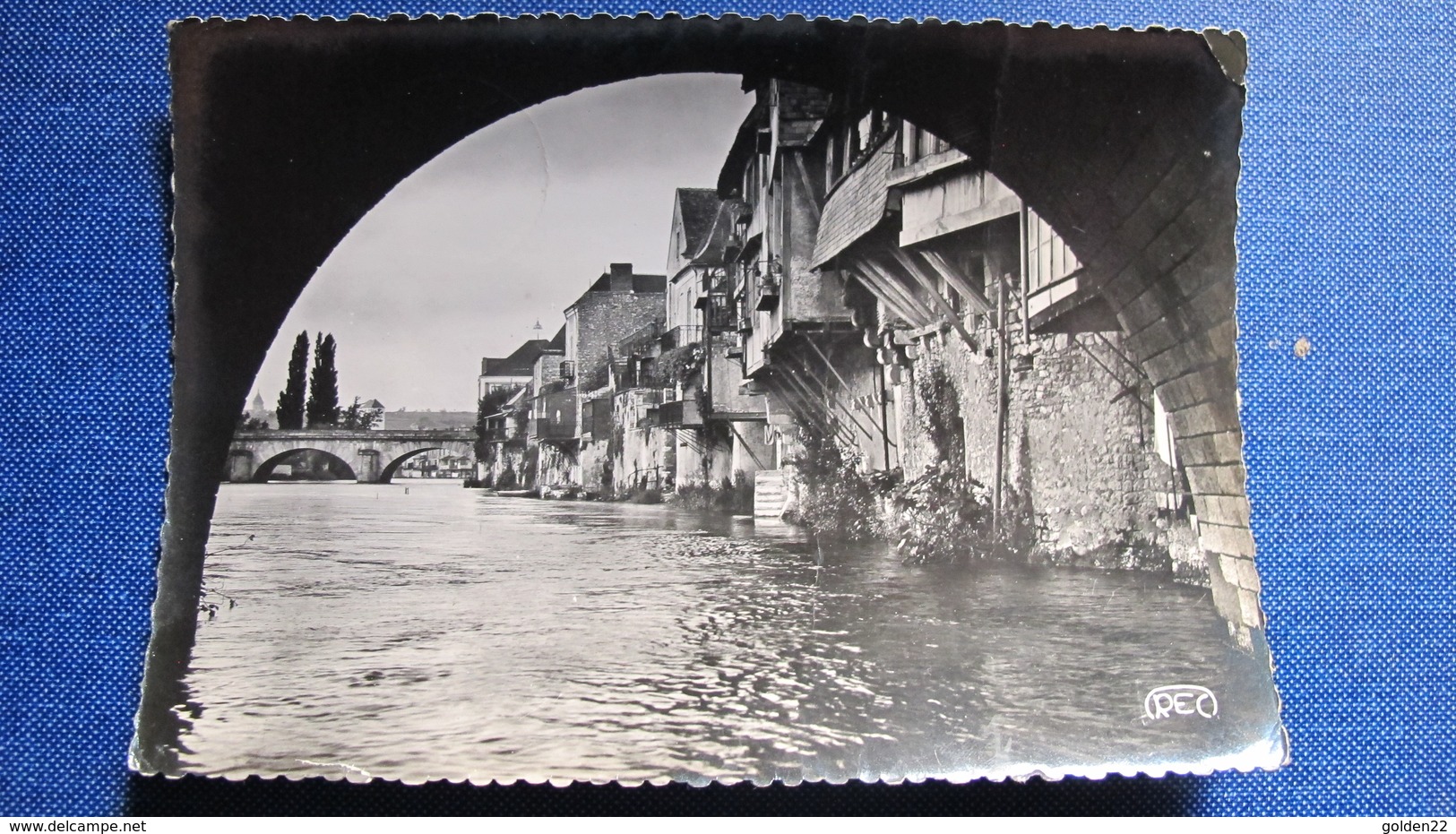 ARGENTON-SUR-CREUSE. La Creuse. Les Vieilles Galeries. - Autres & Non Classés