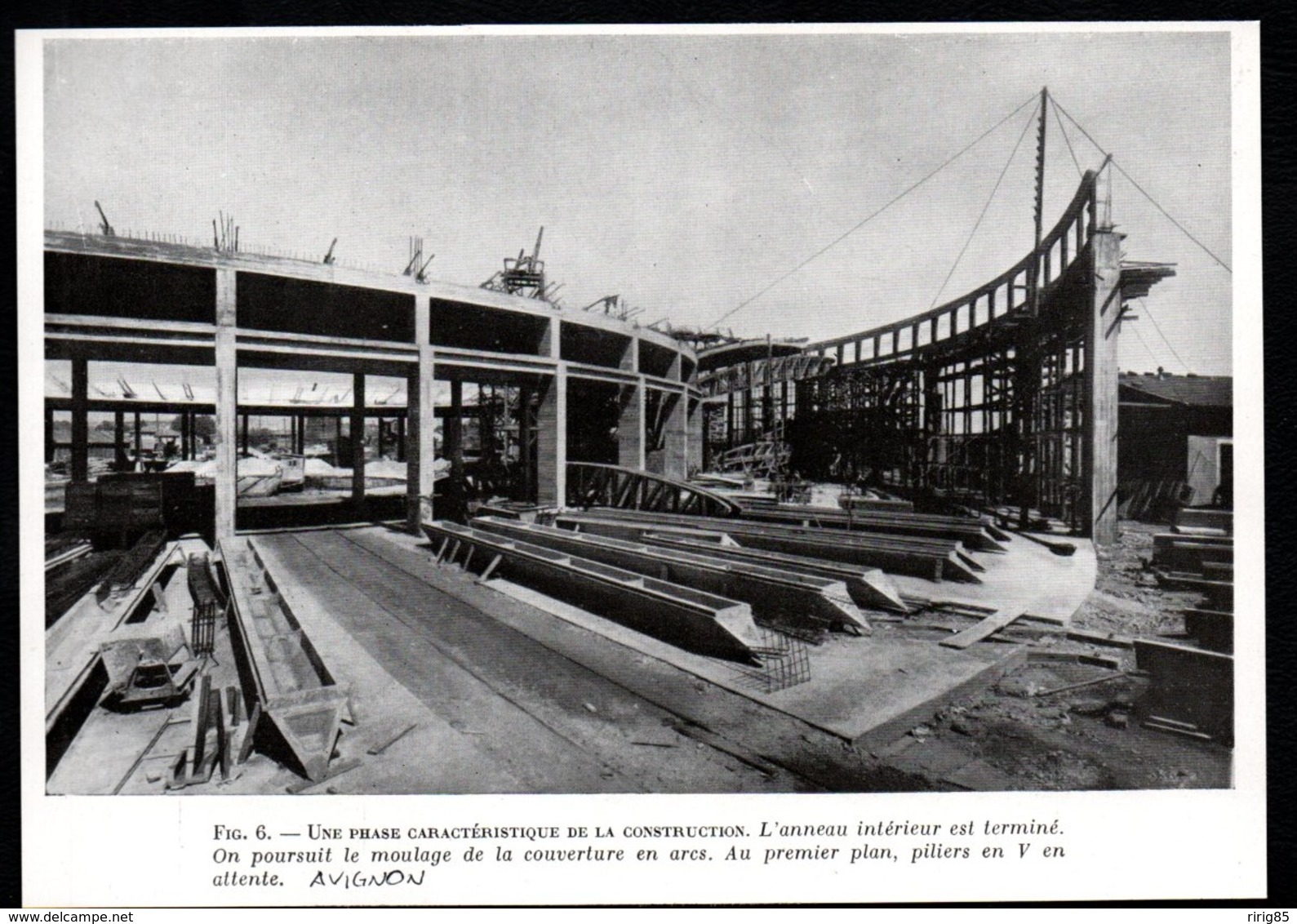 1947  --  AVIGNON  LA ROTONDE DES LOCOMOTIVES EN CONSTRUCTION   3Q433 - Non Classés