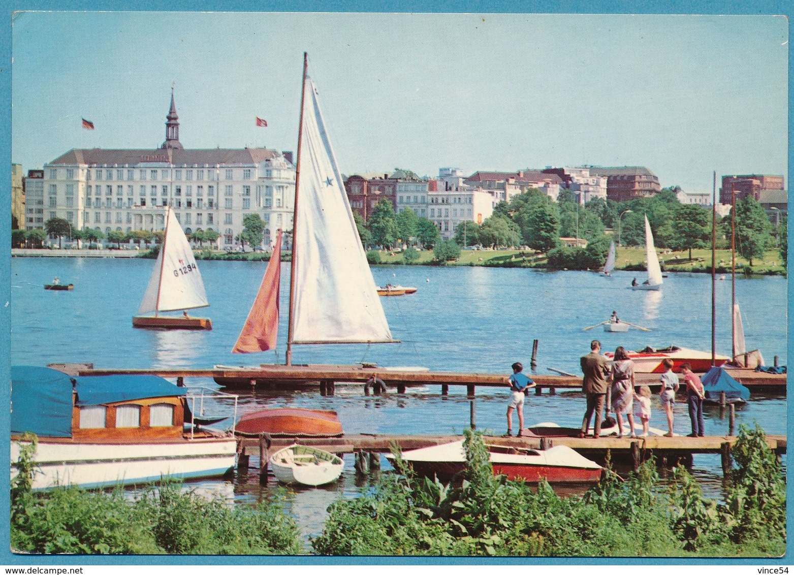 HAMBURG - Blick über Die Außenalster Auf Das Hotel Atlantic - Carte Circulé 1965 - Mitte