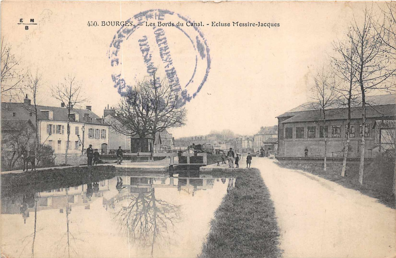 BOURGES  -  Les Bords Du Canal - écluse Messire Jacques ( Animée ..passage Péniche ) - Bourges