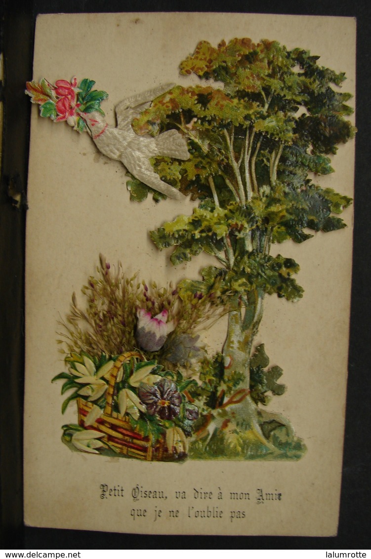 Découpis. 8. Petit Carte Avec Une Colombe Et Des Fleurs Et Un Arbre En Découpis - Fleurs