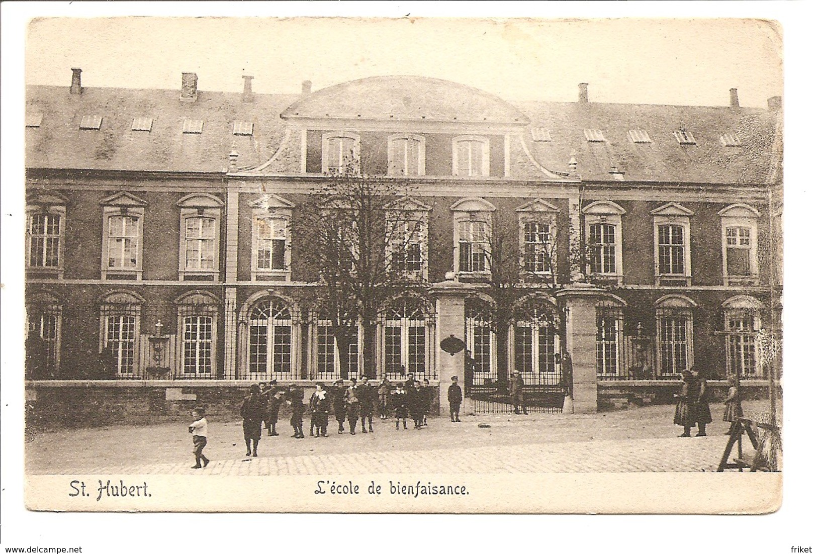 - 2217 -    SAINT  HUBERT L Ecole De La Bienfaisance - Saint-Hubert