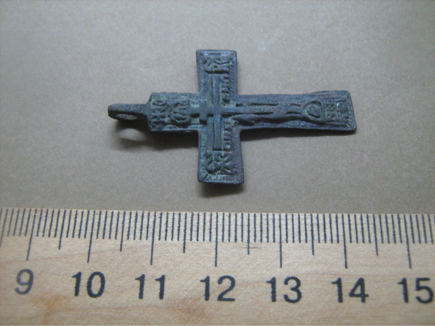 Ancient Bronze Cross 15-17 Century - Archéologie