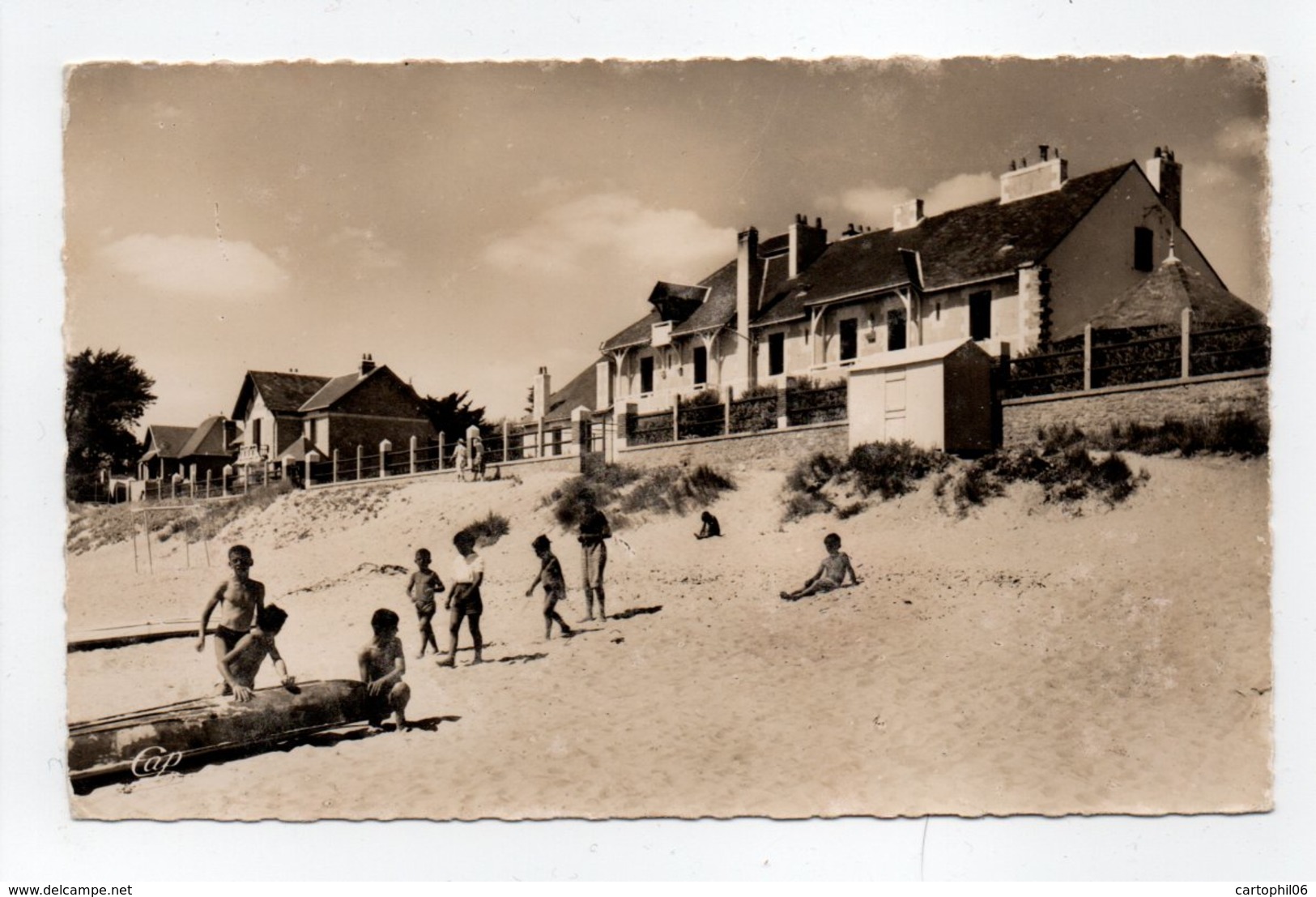 - CPSM PORNICHET (44) - La Plage Bonne Source (belle Animation) - Photo CAP 167 - - Pornichet