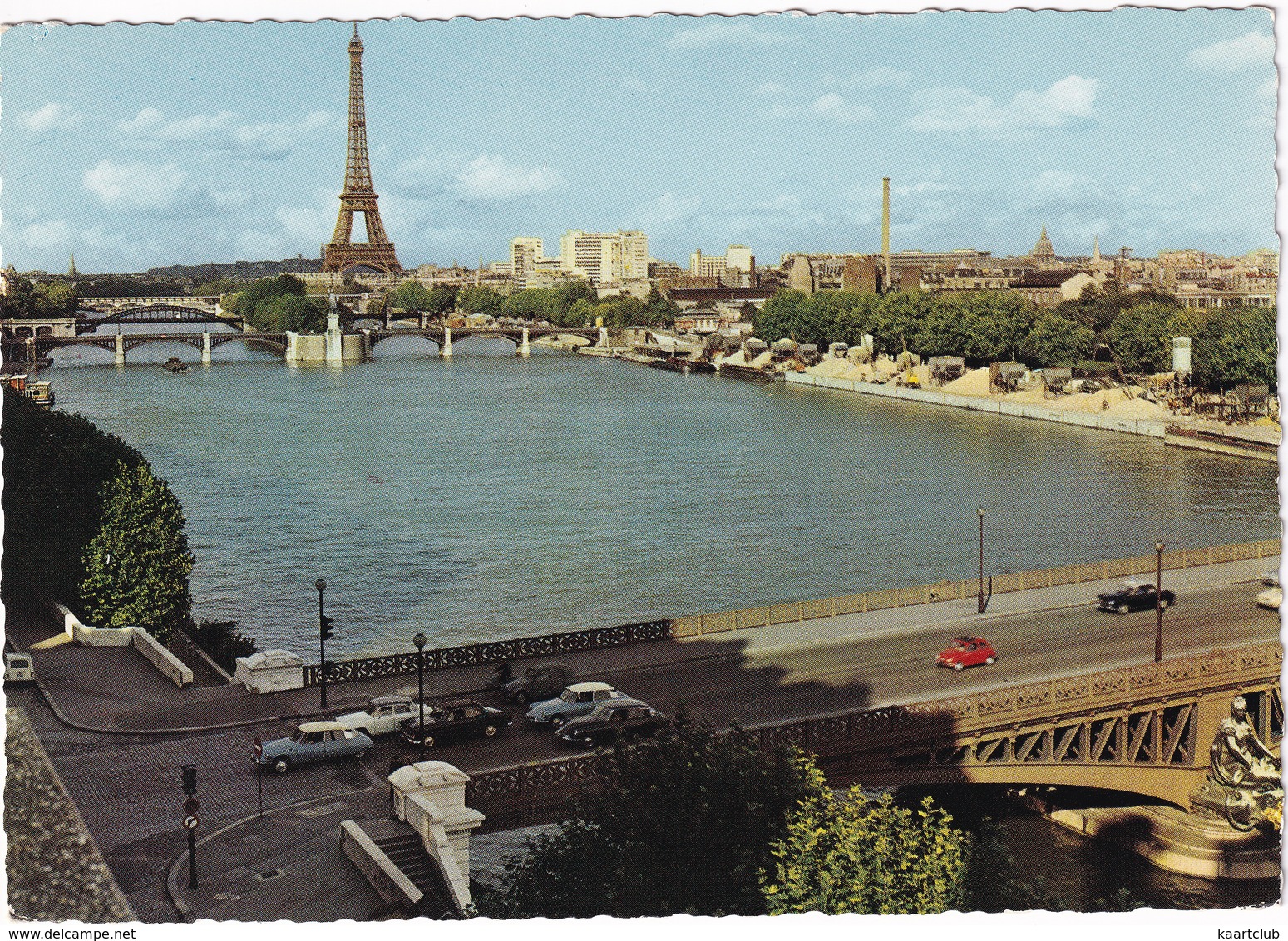 Paris: 3x CITROËN DS, 2CV, SIMCA ARIANE, ARONDE, FIAT 500 - La Tour Eiffel Et La Seine - Toerisme