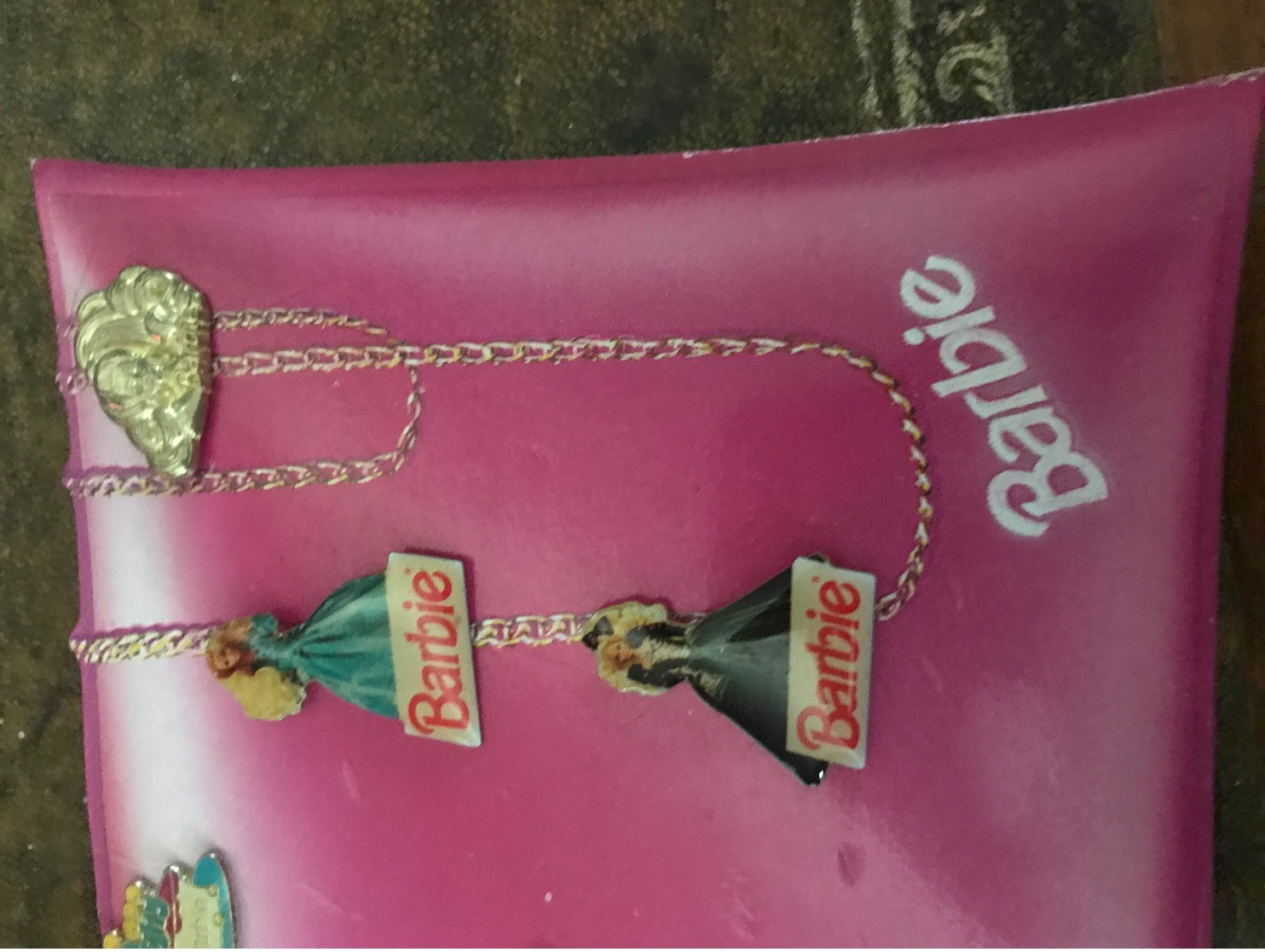 Plaquette de 7 Pin’s Barbie