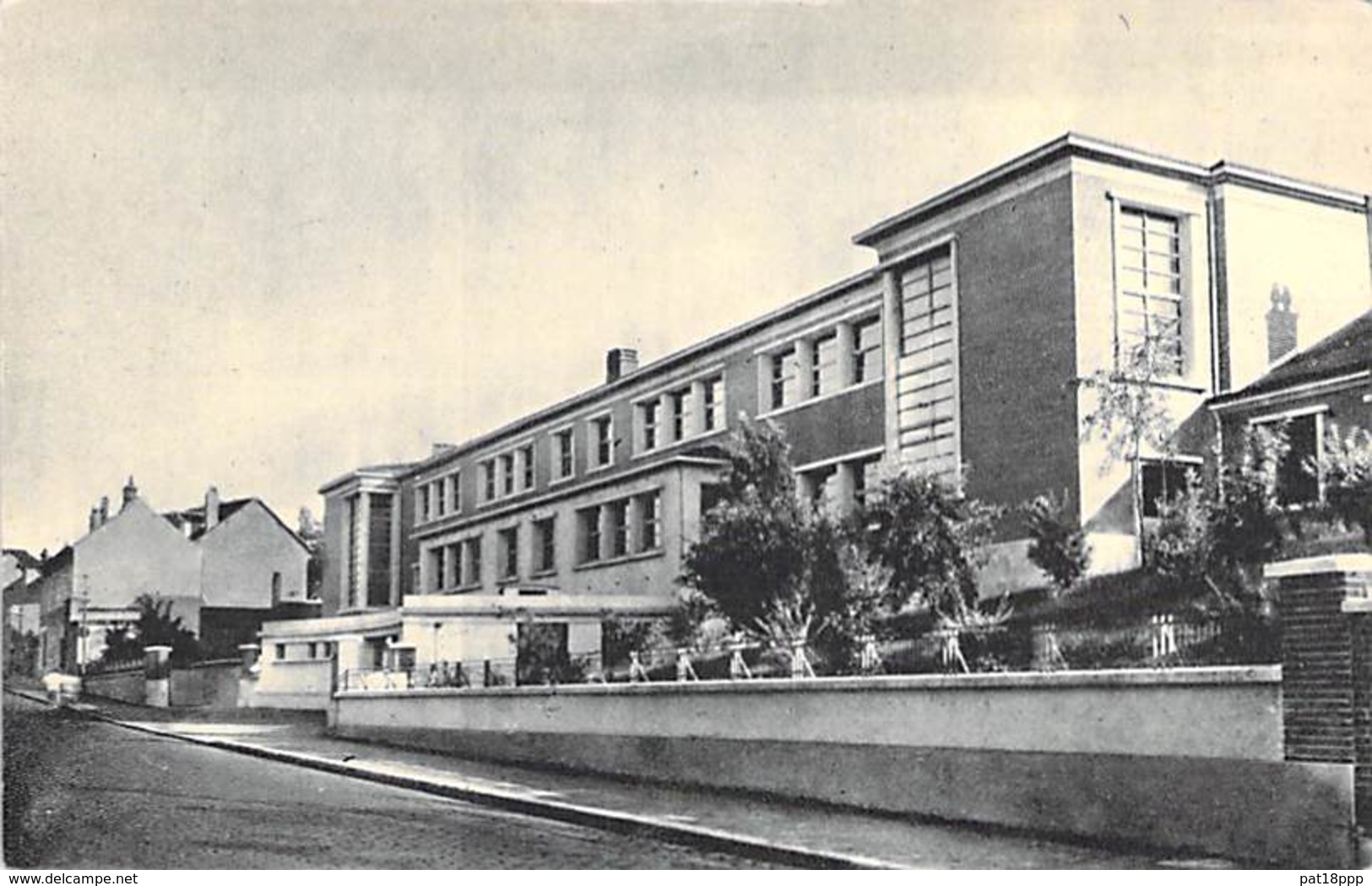 02 - VAUX Sous LAON : Groupe Scolaire - CPA - Aisne - Autres & Non Classés