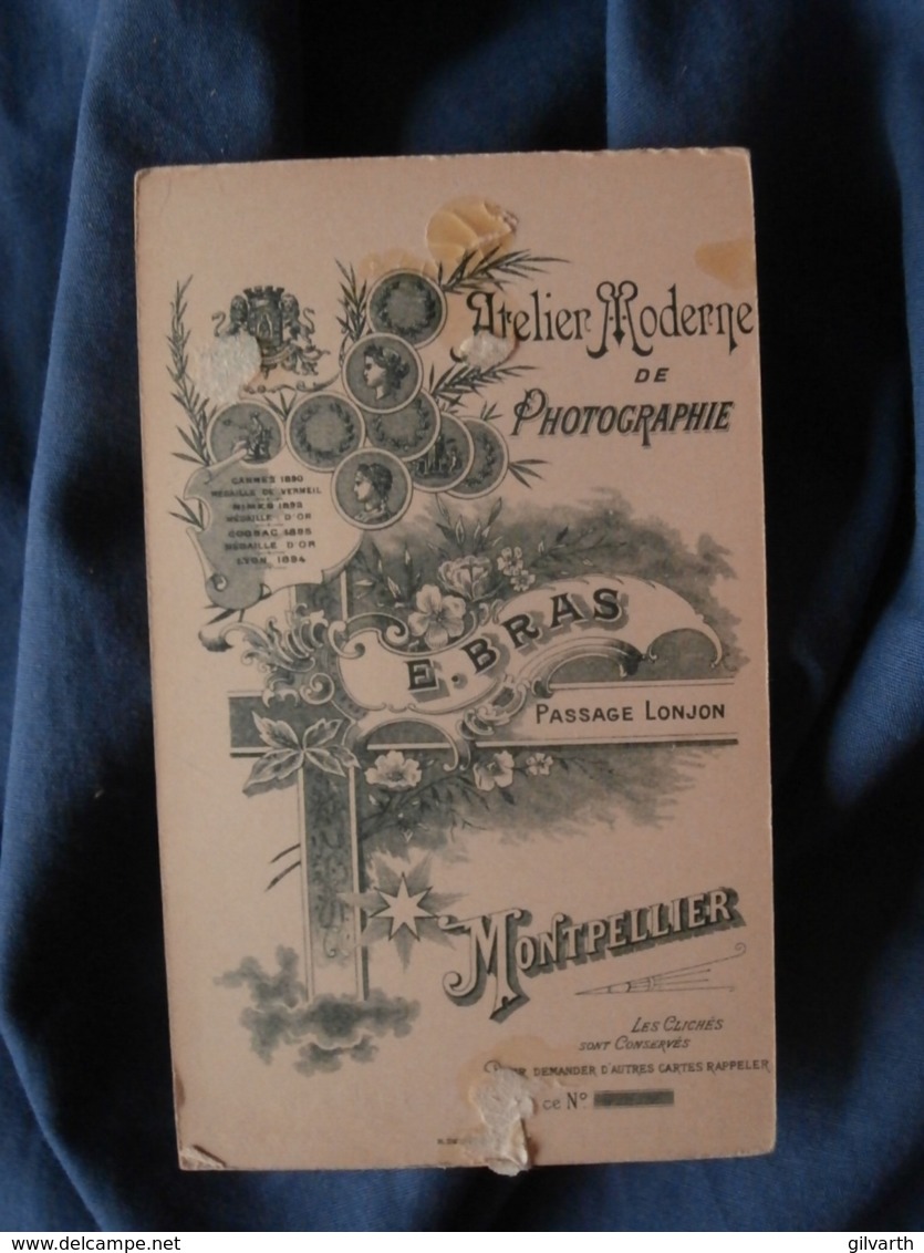 Photo CDV Bras à Montpellier  Fillette Brune  Grain De Beauté Au Dessus De La Lèvre  CA 1895 - L417 - Anciennes (Av. 1900)